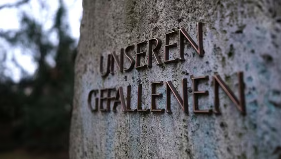 Zentrale Gedenkveranstaltung zum Volkstrauertag am Kriegerdenkmal in Bimbach