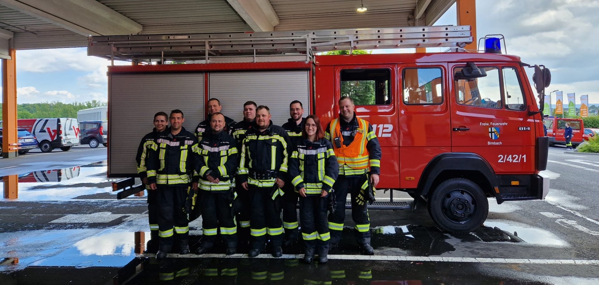 Feuerwehrteam bei der Teilnahme an der HFLÜ Team der Feuerwehr