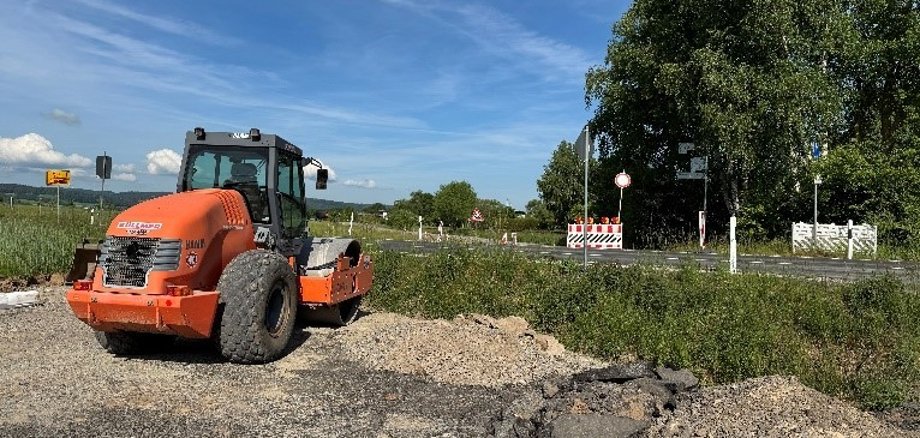 Bild der Baustelle des Radwegeausbaus Nähe Eichenau