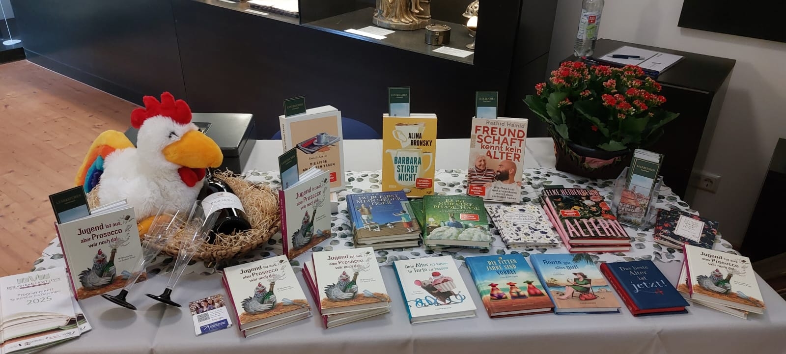 Foto des Büchertisch bei der Sommerlesung mit Ina Gärtner