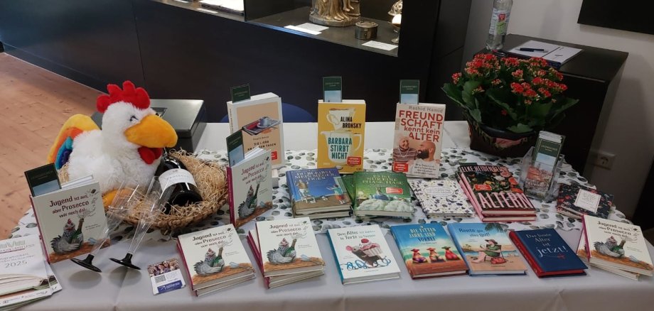 Foto des Büchertisch bei der Sommerlesung mit Ina Gärtner