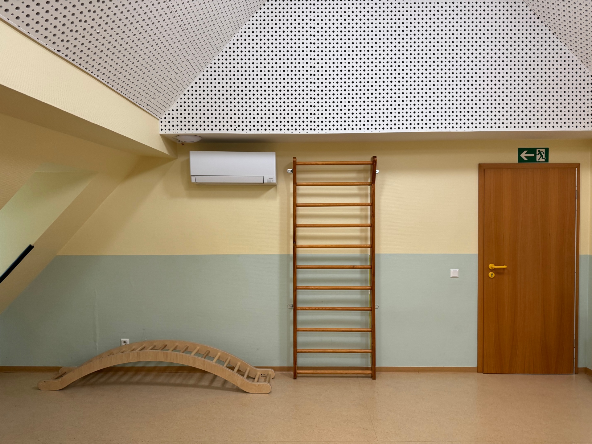 Bild vom Turnraum der Kita Müs mit neuer Klimaanlage