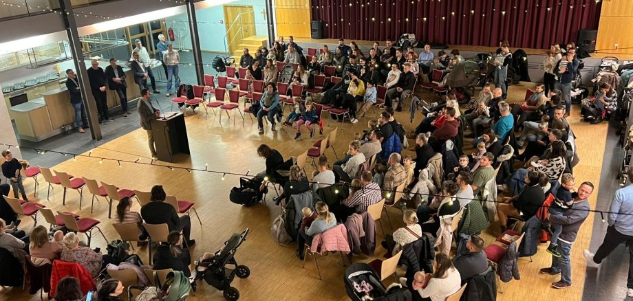 Lüderhaus mit Blick von oben auf die Neugeborenen