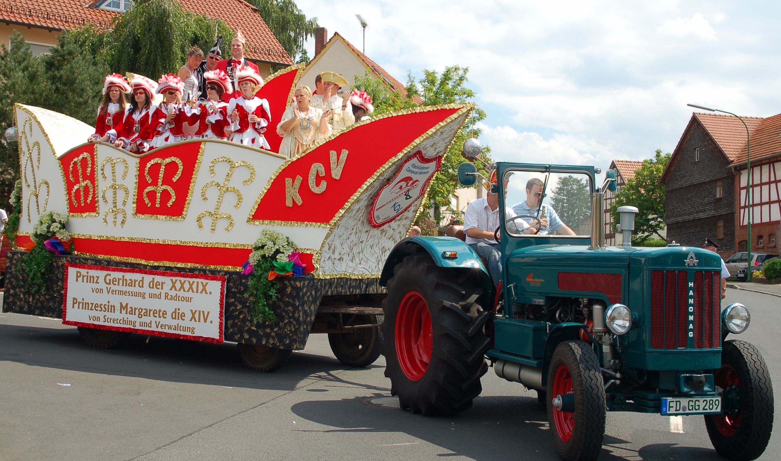 Prinzenwagen des KCV Kleinlüder beim Faschingsumzug am Rosenmontag