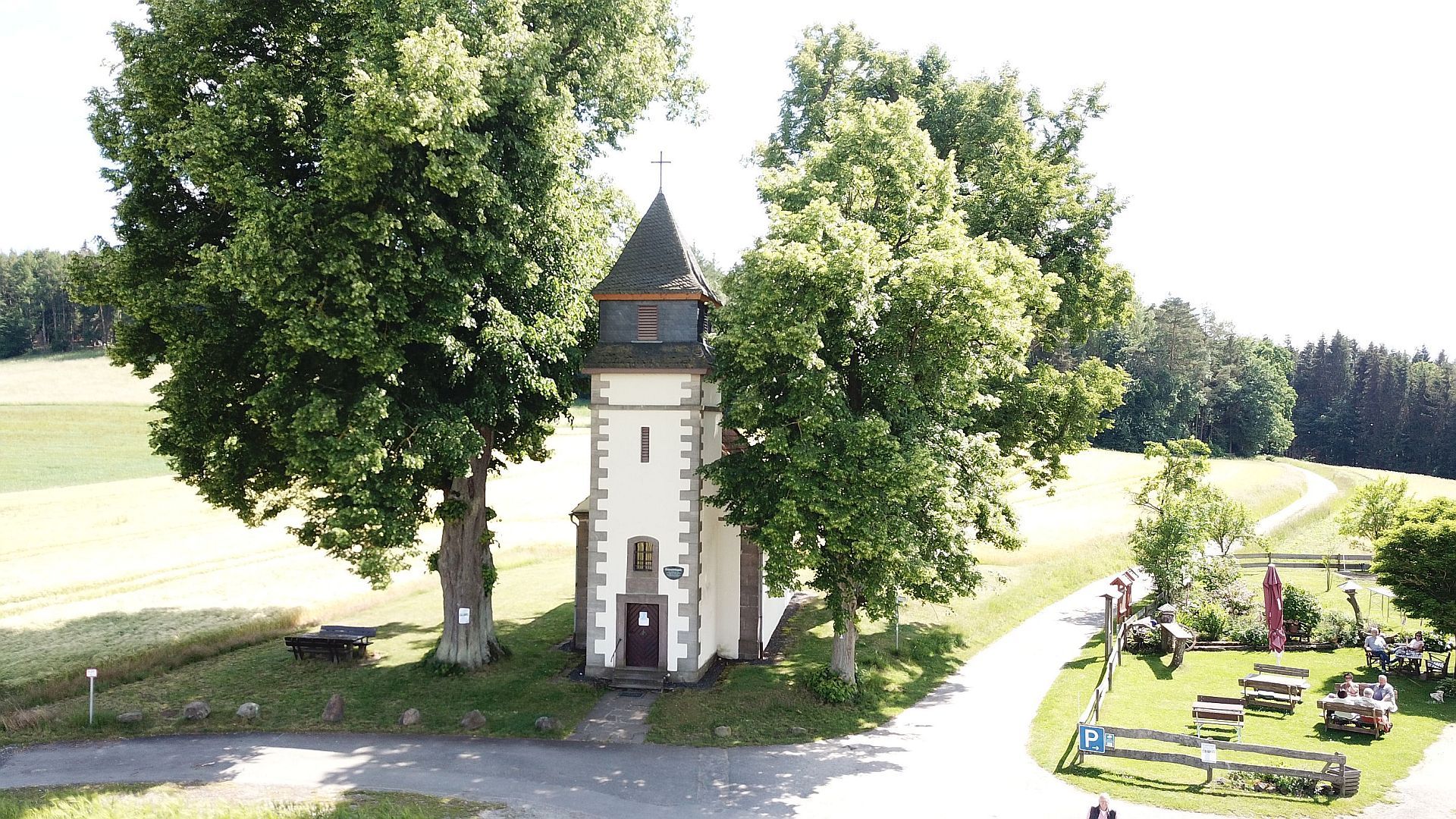 Drohnenfoto von der Schnepfenkapelle in Bimbach