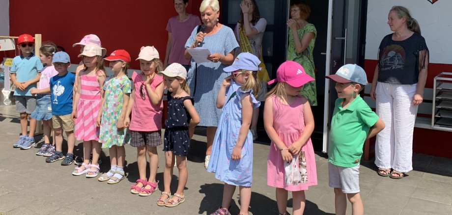 Kinder beim Sommerfest in Müs